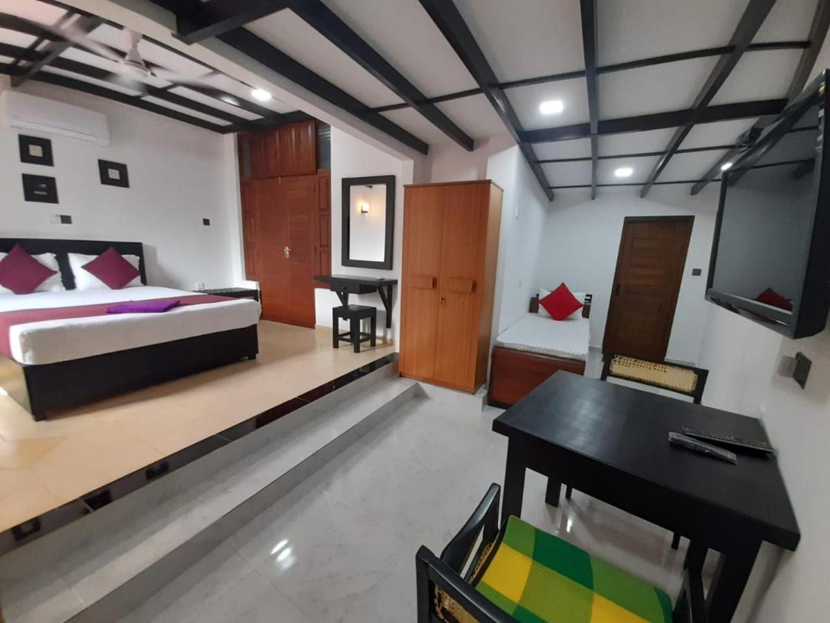 Sobaya Residence Ambalantota Bagian luar foto