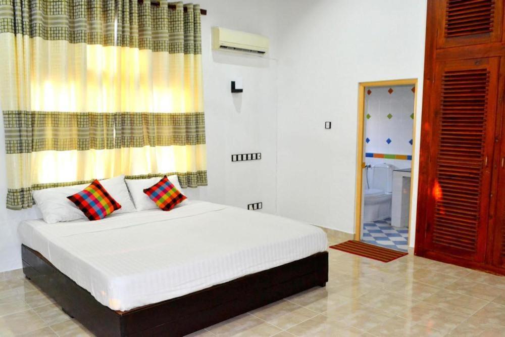 Sobaya Residence Ambalantota Bagian luar foto