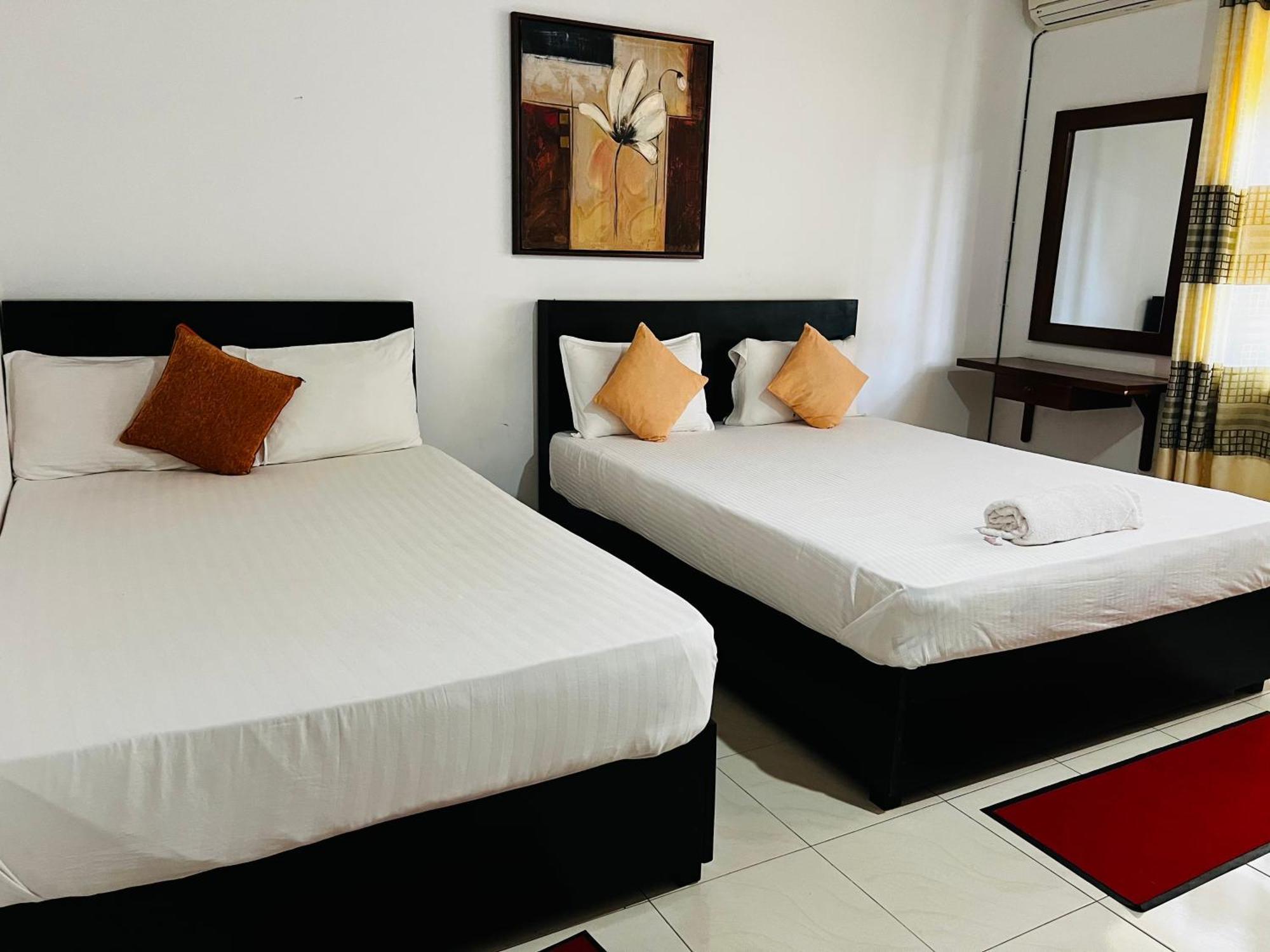 Sobaya Residence Ambalantota Bagian luar foto